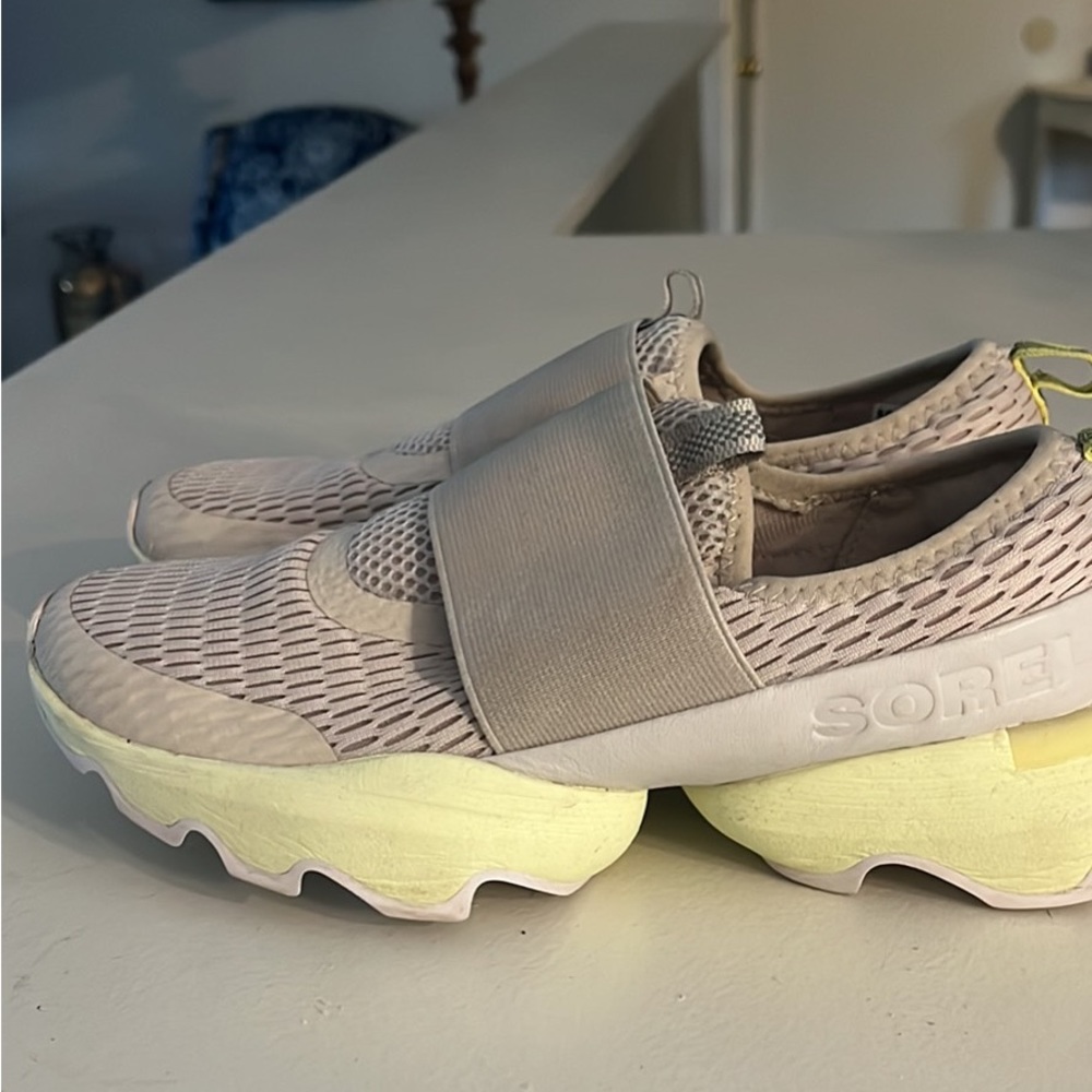 Sorel tennis shoes